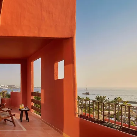 Готель Tivoli La Caleta 5*