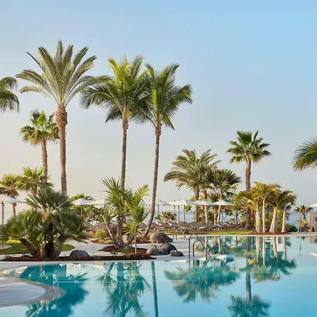 Tivoli La Caleta 아데제