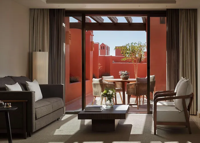 Hotel Tivoli La Caleta 5*